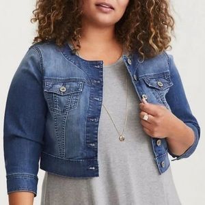 Torrid Collarless Denim Trucker Jacket Cropped Size 2 Button Up